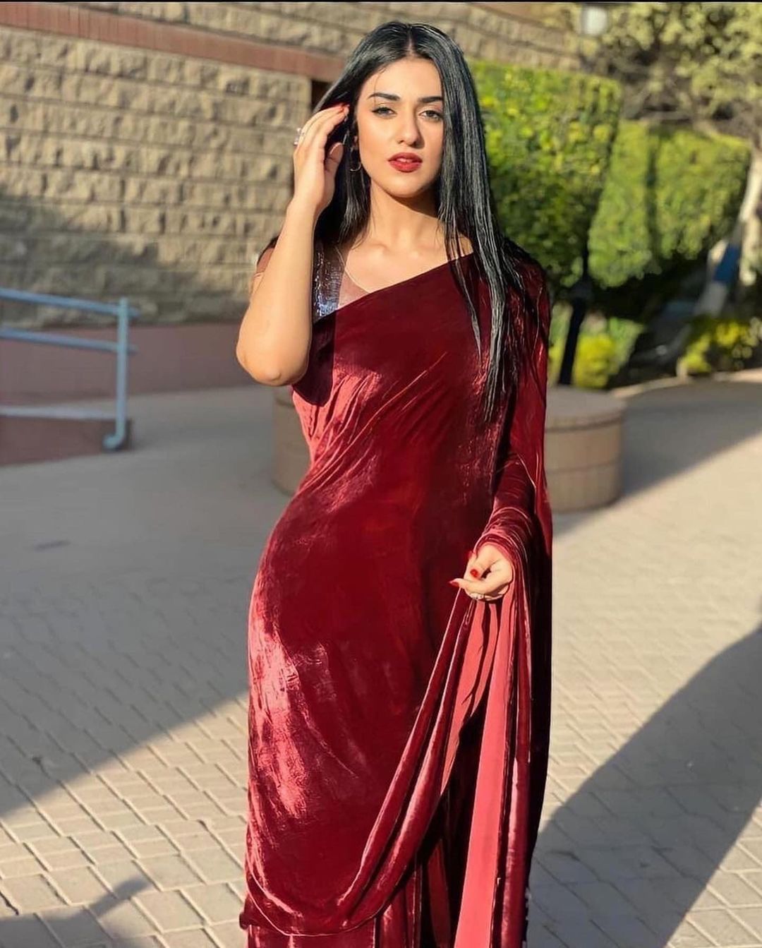 MAHROON VELVET PARTYWEAR SAREE