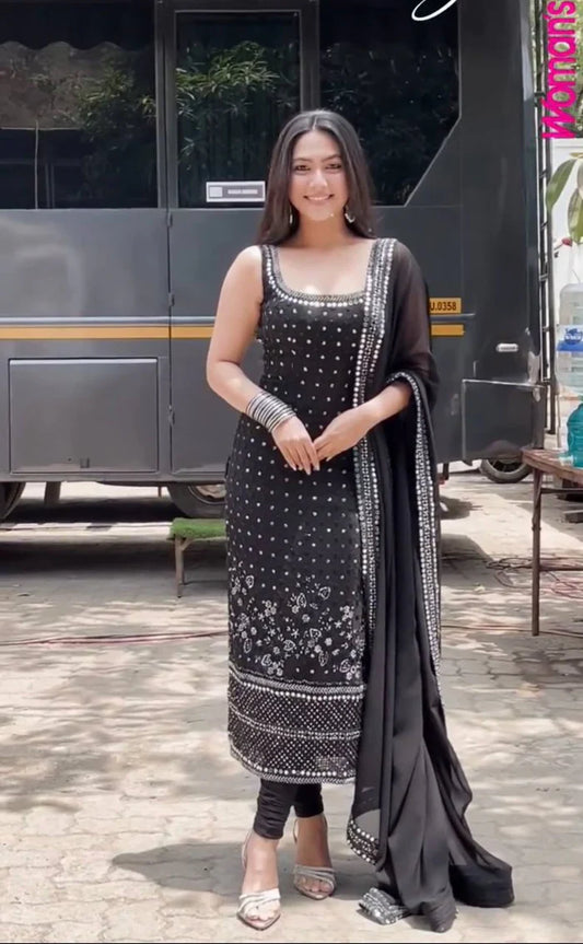 Divisha Black kurti Set