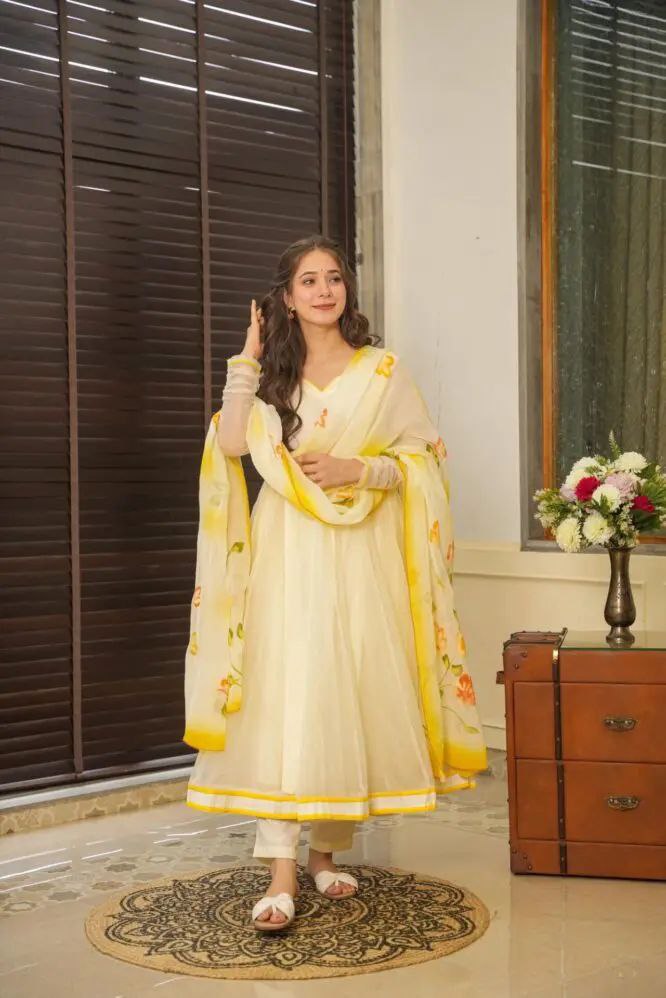 Blazing Beauty  Fashion’s Bold Anarkali Suit Set