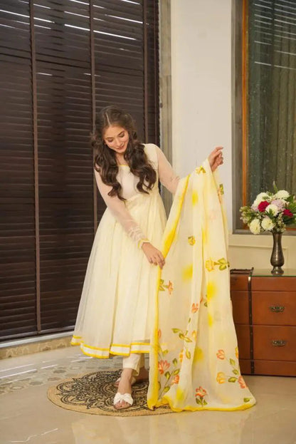 Blazing Beauty  Fashion’s Bold Anarkali Suit Set
