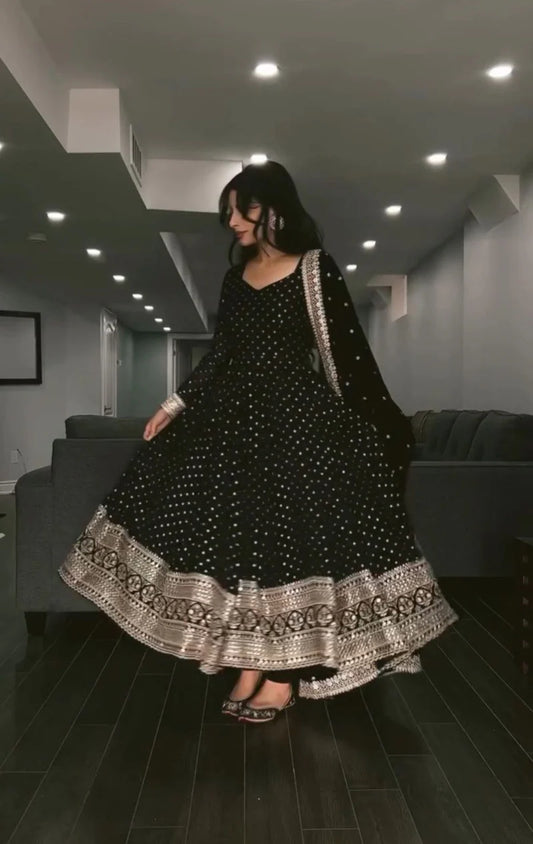 Kajal Luxe Faux Blooming Embroidery Suit Set