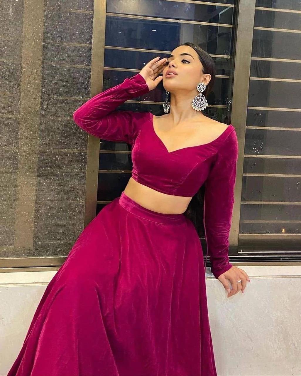 MAHRRON CROP TOP VELVET LEHENGHA